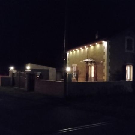 Apartmán Le Petit Pays Montgivray Exteriér fotografie